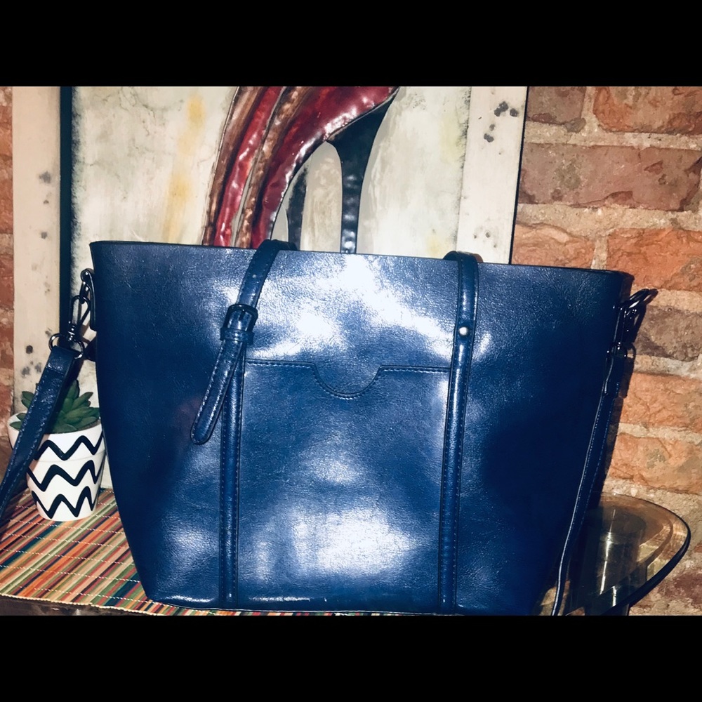 Navy Blue Leather Oil Wax Bucket handbag!